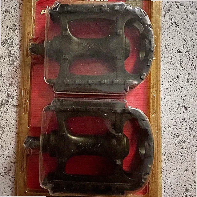 Bell Reflective Bicycle Pedals Left Right Fits Most 1/2 Inch Bike One Pair NOS